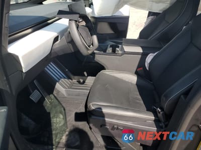 Zdjęcie 7 z 14 samochodu: 2024 TESLA CYBERTRUCK VIN:7G2CEHED1RA028066 - miniatura