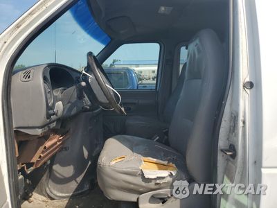 Zdjęcie 7 z 13 samochodu: 2000 FORD ECONOLINE E350 SUPER DUTY WAGON VIN:1FBSS31L7YHB82648 - miniatura