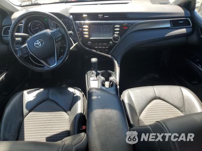 Zdjęcie 8 z 14 samochodu: 2019 TOYOTA CAMRY L VIN:4T1B11HK0KU755951 - miniatura