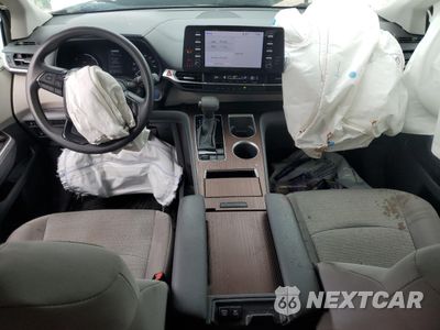 Zdjęcie 8 z 13 samochodu: 2024 TOYOTA SIENNA LE VIN:5TDKRKEC9RS182546 - miniatura