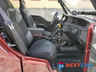 Piąte zdjęcie samochodu w środku: 2021 POLARIS GENERAL 4 1000 DELUXE VIN:3NSG4D998MH655061 - miniatura