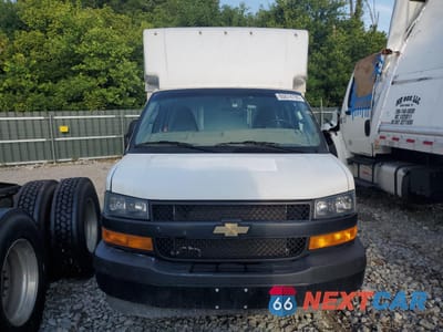 Piąte zdjęcie samochodu w środku: 2023 CHEVROLET EXPRESS G3500 VIN:1GB0GSF76P1236558 - miniatura