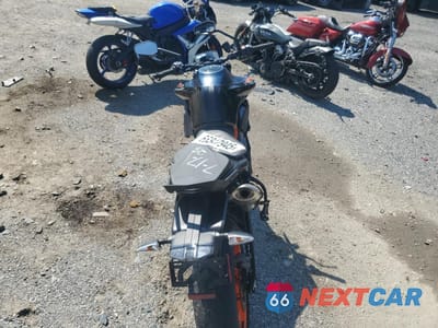 Zdjęcie 6 z 9 samochodu: 2023 KTM 890 DUKE R VIN:VBKTU9403PM857690 - miniatura