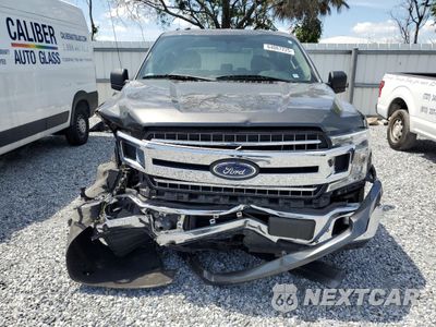 Piąte zdjęcie samochodu w środku: 2018 FORD F150 SUPER CAB VIN:1FTEX1CP1JKG08812 - miniatura