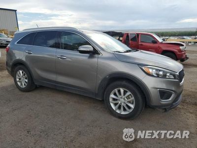 Czwarte zdjęcie samochodu z boku: 2017 KIA SORENTO LX VIN:5XYPG4A33HG302527 - miniatura