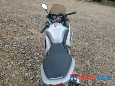 Zdjęcie 6 z 9 samochodu: 2006 KAWASAKI EX650 A6F VIN:JKAEXEA156A003415 - miniatura