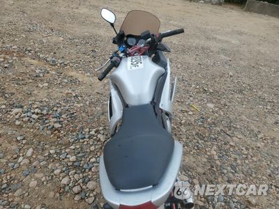 Zdjęcie 6 z 9 samochodu: 2006 KAWASAKI EX650 A6F VIN:JKAEXEA156A003415 - miniatura