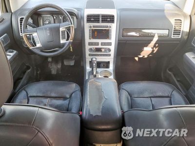 Zdjęcie 8 z 12 samochodu: 2010 LINCOLN MKX VIN:2LMDJ6JC6ABJ22324 - miniatura