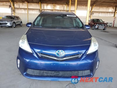 Piąte zdjęcie samochodu w środku: 2013 TOYOTA PRIUS V VIN:JTDZN3EU9D3204645 - miniatura