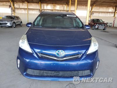 Piąte zdjęcie samochodu w środku: 2013 TOYOTA PRIUS V VIN:JTDZN3EU9D3204645 - miniatura