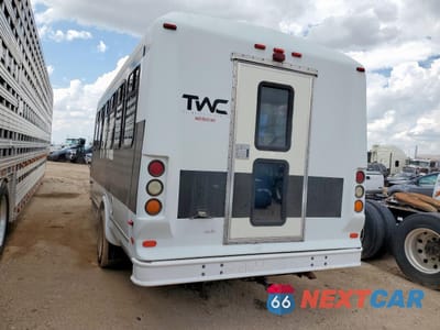 Drugie zdjęcie samochodu z przodu: 1998 FORD ECONOLINE E450 SUPER DUTY CUTAWAY VAN RV VIN:1FDXE40S8WHB77815 - miniatura
