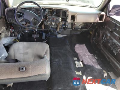 Zdjęcie 8 z 14 samochodu: 2004 GMC YUKON VIN:1GKEC13V44R246842 - miniatura