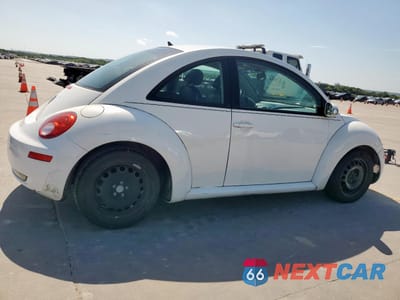 Trzecie zdjęcie samochodu z tyłu: 2010 VOLKSWAGEN NEW BEETLE VIN:3VWPG3AGXAM010554 - miniatura