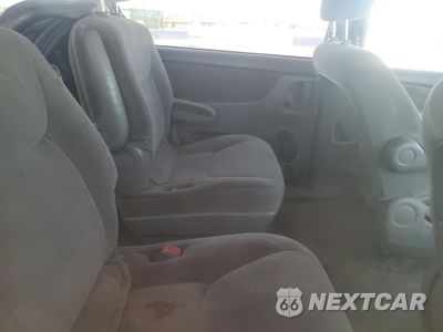Zdjęcie 11 z 15 samochodu: 2004 TOYOTA SIENNA CE VIN:5TDZA23C44S044849 - miniatura