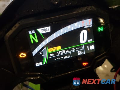 Zdjęcie 7 z 10 samochodu: 2023 KAWASAKI ZX1002 M VIN:JKBZXVM17PA005158 - miniatura