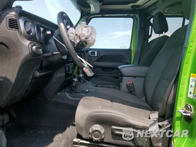 Zdjęcie 7 z 13 samochodu: 2018 JEEP WRANGLER UNLIMITED SAHARA VIN:1C4HJXEG3JW304288 - miniatura