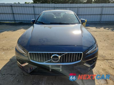 Piąte zdjęcie samochodu w środku: 2022 VOLVO S60 B5 INSCRIPTION VIN:7JRL12TL0NG161640 - miniatura