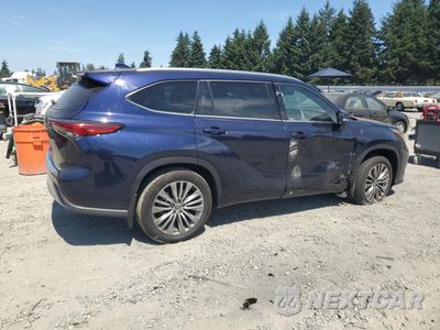 Trzecie zdjęcie samochodu z tyłu: 2022 TOYOTA HIGHLANDER PLATINUM VIN:5TDFZRBH2NS161705 - miniatura