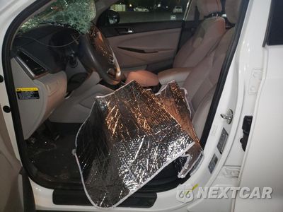 Zdjęcie 7 z 12 samochodu: 2016 HYUNDAI TUCSON LIMITED VIN:KM8J33A4XGU091677 - miniatura