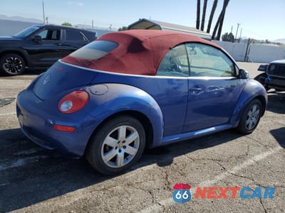 Trzecie zdjęcie samochodu z tyłu: 2007 VOLKSWAGEN NEW BEETLE CONVERTIBLE OPTION PACKAGE 1 VIN:3VWRG31Y97M423169 - miniatura
