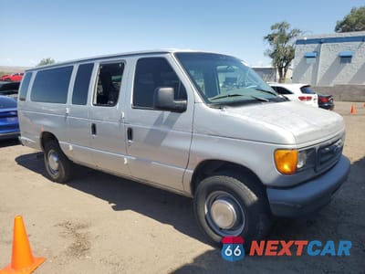 Czwarte zdjęcie samochodu z boku: 2005 FORD ECONOLINE E350 SUPER DUTY WAGON VIN:1FBSS31L25HB20635 - miniatura
