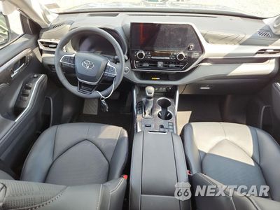 Zdjęcie 8 z 15 samochodu: 2024 TOYOTA HIGHLANDER HYBRID LIMITED VIN:5TDEBRCH1RS612837 - miniatura