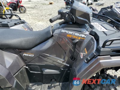 Piąte zdjęcie samochodu w środku: 2023 POLARIS SPORTSMAN 570 PREMIUM VIN:4XASEZ574PA132291 - miniatura
