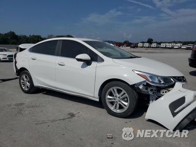 Czwarte zdjęcie samochodu z boku: 2018 CHEVROLET CRUZE LT VIN:1G1BE5SM8J7113235 - miniatura