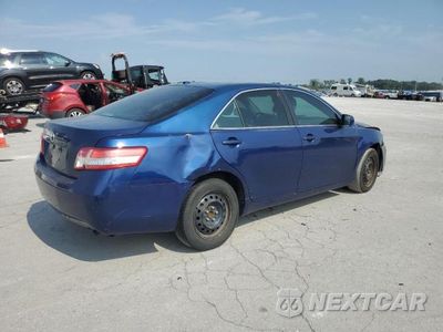 Trzecie zdjęcie samochodu z tyłu: 2010 TOYOTA CAMRY BASE VIN:4T1BF3EK1AU578181 - miniatura