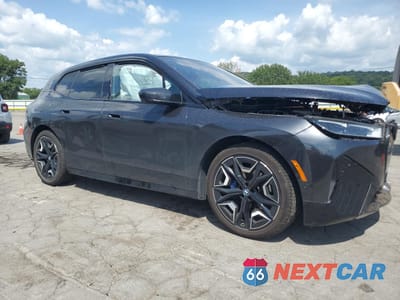 Czwarte zdjęcie samochodu z boku: 2022 BMW IX XDRIVE50 VIN:WB523CF0XNCK66197 - miniatura