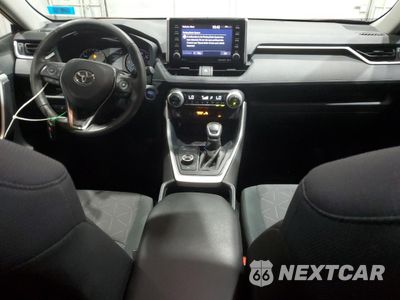 Zdjęcie 8 z 16 samochodu: 2019 TOYOTA RAV4 XLE VIN:JTMRWRFV3KJ007602 - miniatura