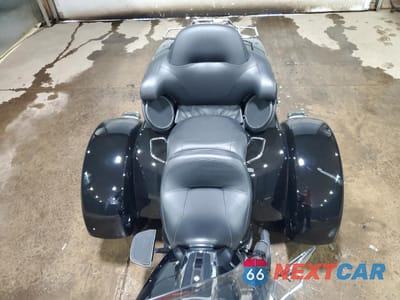 Piąte zdjęcie samochodu w środku: 2020 HARLEY-DAVIDSON FLHTCUTG VIN:1HD1MAF13LB859573 - miniatura