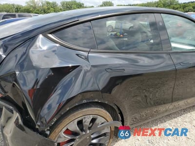 Zdjęcie 11 z 13 samochodu: 2024 TESLA MODEL Y VIN:7SAYGDEF2RA310183 - miniatura
