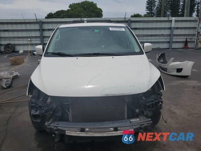 Piąte zdjęcie samochodu w środku: 2012 VOLKSWAGEN ROUTAN SE VIN:2C4RVABG3CR391969 - miniatura