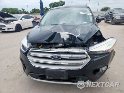 Piąte zdjęcie samochodu w środku: 2019 FORD ESCAPE SE VIN:1FMCU0GD9KUC25275 - miniatura