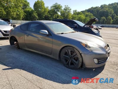 Czwarte zdjęcie samochodu z boku: 2010 HYUNDAI GENESIS COUPE 3.8L VIN:KMHHU6KH3AU012565 - miniatura