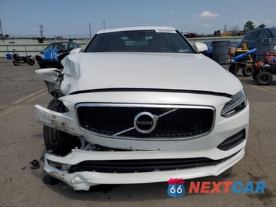 Piąte zdjęcie samochodu w środku: 2018 VOLVO S90 T5 MOMENTUM VIN:LVY982MK9JP018019 - miniatura