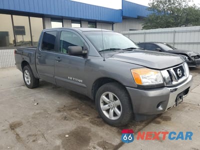 Czwarte zdjęcie samochodu z boku: 2013 NISSAN TITAN S VIN:1N6AA0EK2DN307283 - miniatura