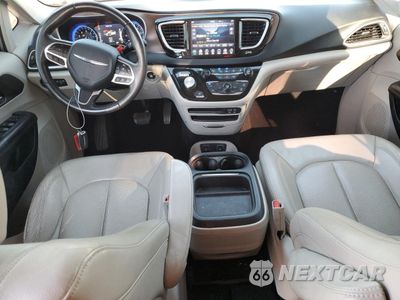 Zdjęcie 8 z 16 samochodu: 2018 CHRYSLER PACIFICA TOURING L VIN:2C4RC1BG4JR295254 - miniatura