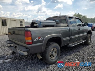 Trzecie zdjęcie samochodu z tyłu: 2002 CHEVROLET SILVERADO K2500 HEAVY DUTY VIN:1GCHK29192E181271 - miniatura