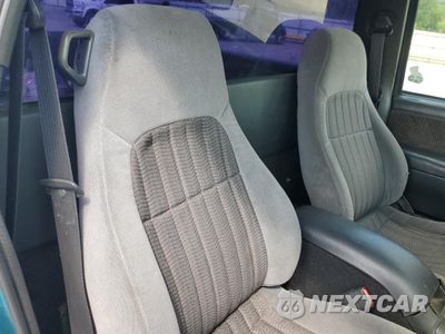 Zdjęcie 10 z 14 samochodu: 1994 GMC SONOMA VIN:1GTCS14Z6R8504220 - miniatura