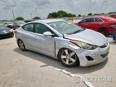 Czwarte zdjęcie samochodu z boku: 2013 HYUNDAI ELANTRA GLS VIN:5NPDH4AE7DH420018 - miniatura
