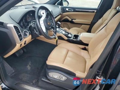 Zdjęcie 7 z 14 samochodu: 2017 PORSCHE CAYENNE VIN:WP1AA2A25HKA90872 - miniatura
