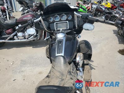 Zdjęcie 6 z 9 samochodu: 2014 HARLEY-DAVIDSON FLHTCU ULTRA CLASSIC ELECTRA GLIDE VIN:1HD1FCM16EB691617 - miniatura