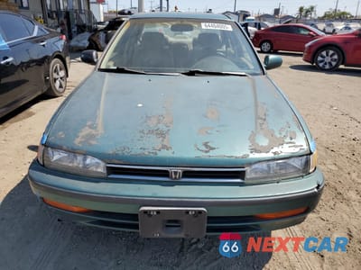 Piąte zdjęcie samochodu w środku: 1993 HONDA ACCORD LX VIN:1HGCB7659PA139083 - miniatura