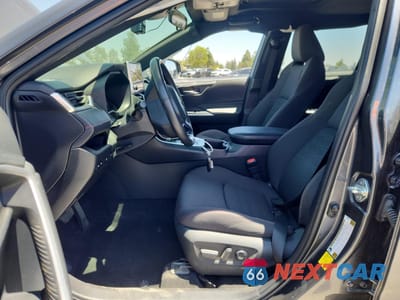 Zdjęcie 7 z 15 samochodu: 2023 TOYOTA RAV4 PRIME SE VIN:JTMAB3FV7PD141170 - miniatura