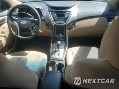 Zdjęcie 8 z 12 samochodu: 2013 HYUNDAI ELANTRA GLS VIN:5NPDH4AE3DH362599 - miniatura
