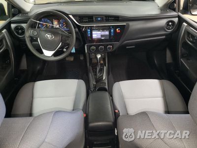 Zdjęcie 8 z 13 samochodu: 2018 TOYOTA COROLLA L VIN:5YFBURHE0JP839980 - miniatura