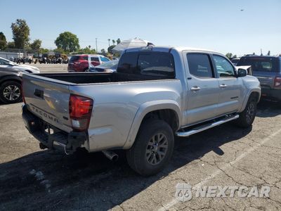 Trzecie zdjęcie samochodu z tyłu: 2020 TOYOTA TACOMA DOUBLE CAB VIN:5TFAZ5CN8LX094154 - miniatura