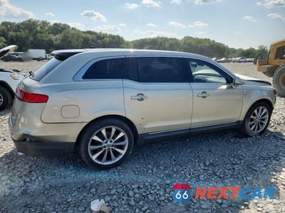 Trzecie zdjęcie samochodu z tyłu: 2010 LINCOLN MKT VIN:2LMHJ5AT6ABJ26658 - miniatura